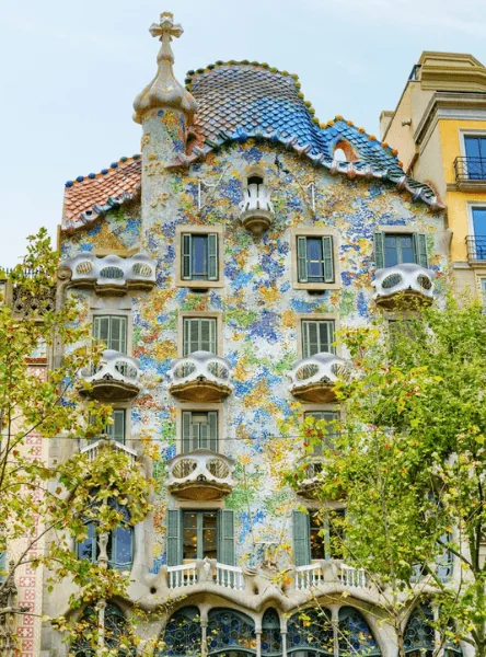 Casa Batlló façade with sculpted balconies on Passeig de Gràcia